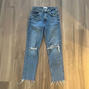 distressed skinny jeans